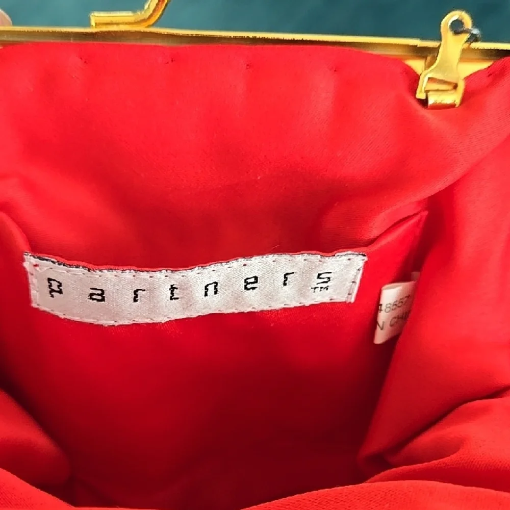 Red vintage beaded Clamshell purse - Picture 9 of 12